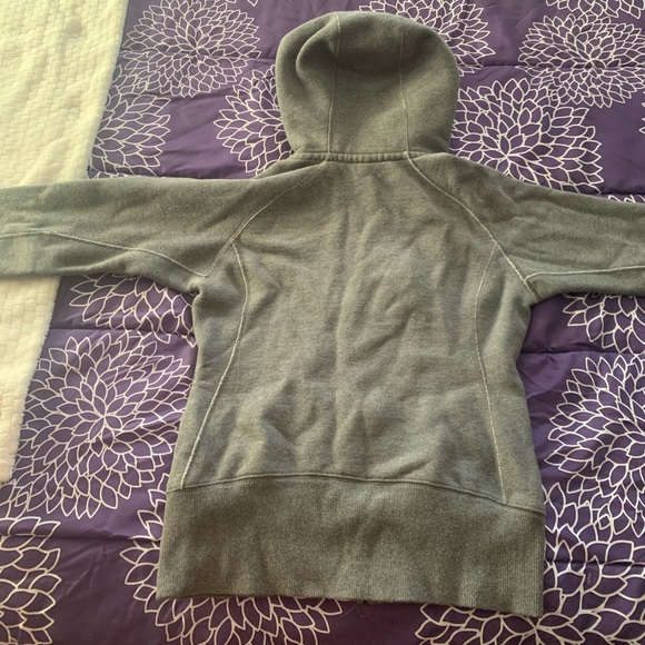 Aritzia TNA zip up hoodie - Picture 2 of 4